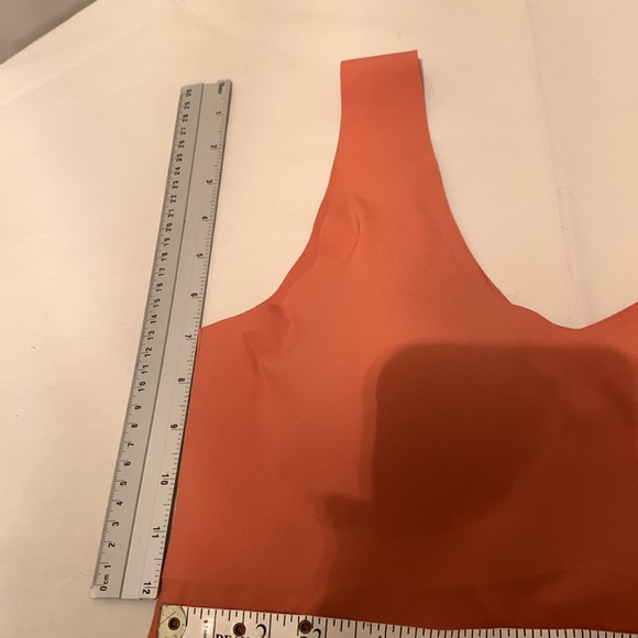 New KNIX camisole, size large with built-in cops - Picture 7 of 8